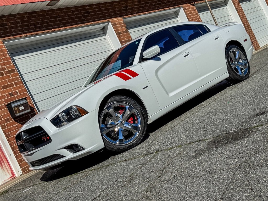 Used 2014 Dodge Charger R/T image 4