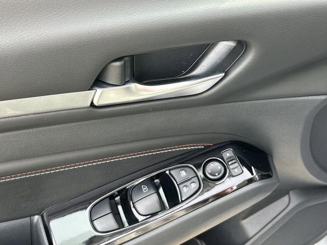 Used 2023 Nissan Altima 2.5 SR w/ SR Premium Package image 16