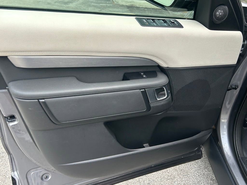 Used 2021 Land Rover Discovery S R-Dynamic image 29