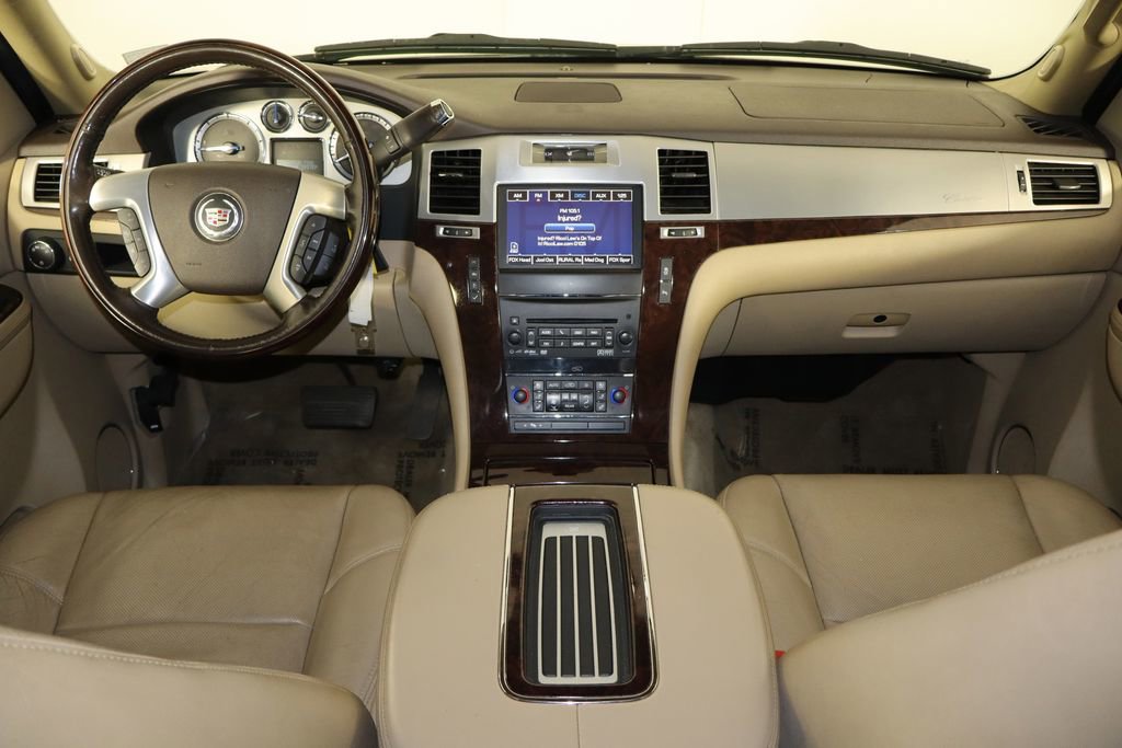 Used 2013 Cadillac Escalade Luxury AWD/4WD image 10