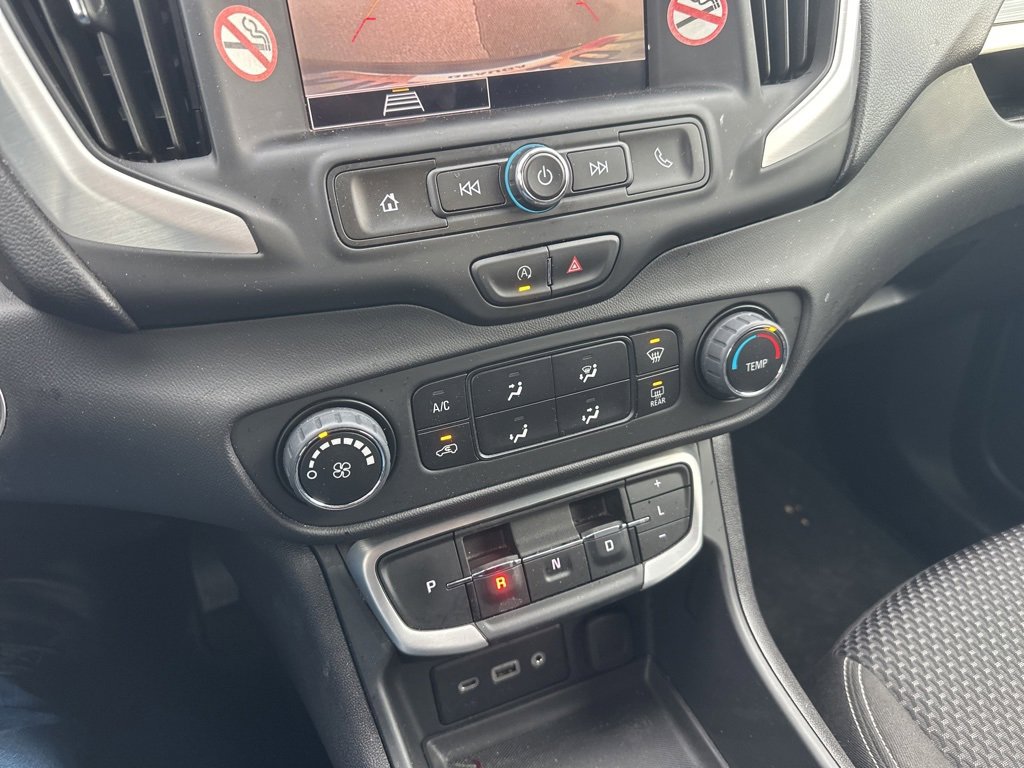 Used 2024 GMC Terrain SLE image 21