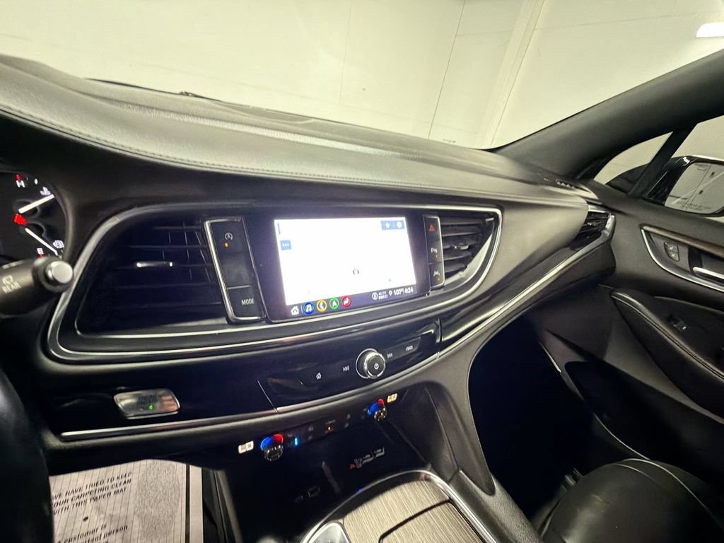 Used 2022 Buick Enclave Avenir w/ Avenir Technology Package FWD image 18