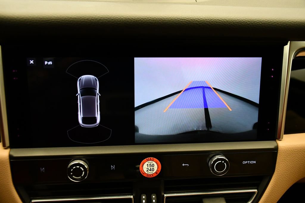 Used 2022 Porsche Macan image 32