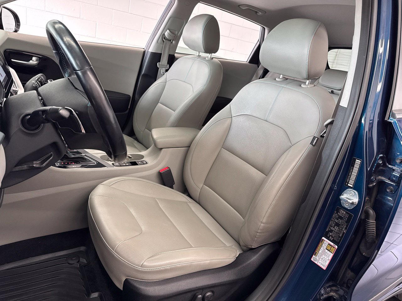 Used 2022 Kia Niro EX Premium FWD image 14