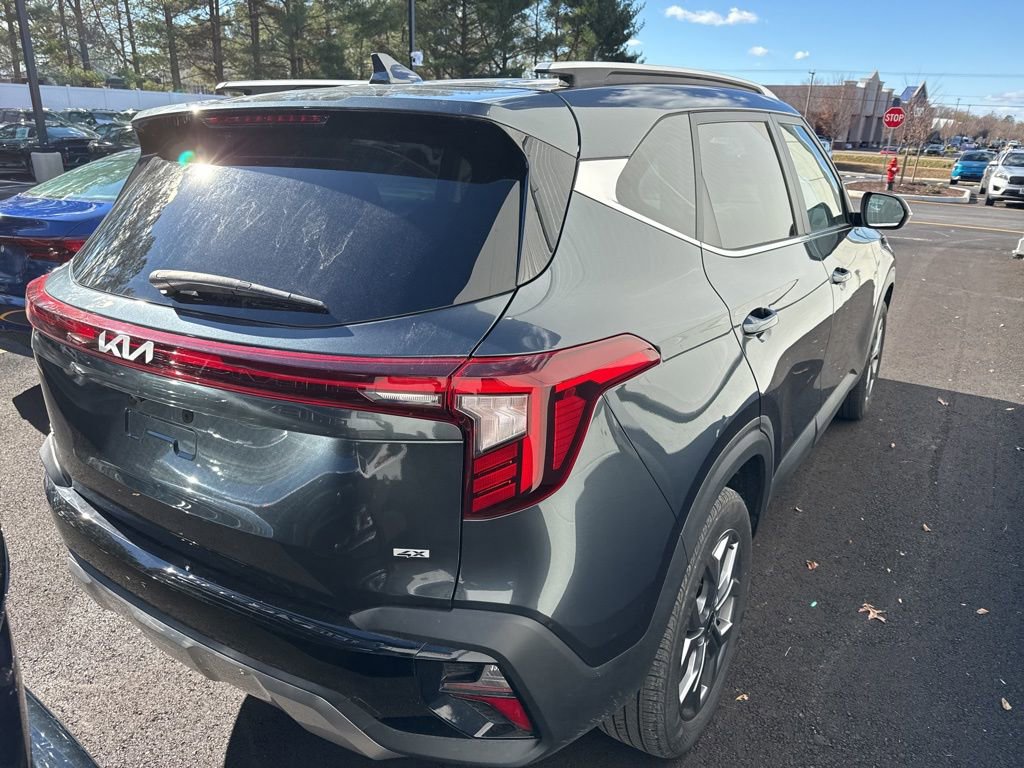 Used 2024 Kia Seltos S image 3