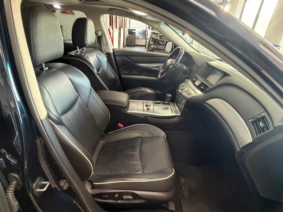 Used 2019 INFINITI Q70 Luxe RWD image 27