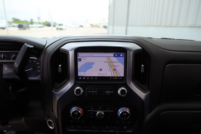 Used 2020 GMC Sierra 1500 SLT RWD image 18