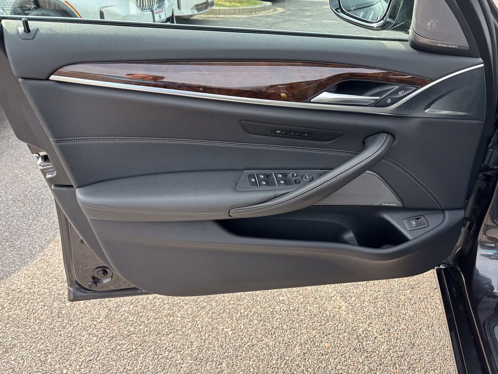 Used 2019 BMW 540i xDrive AWD/4WD image 14