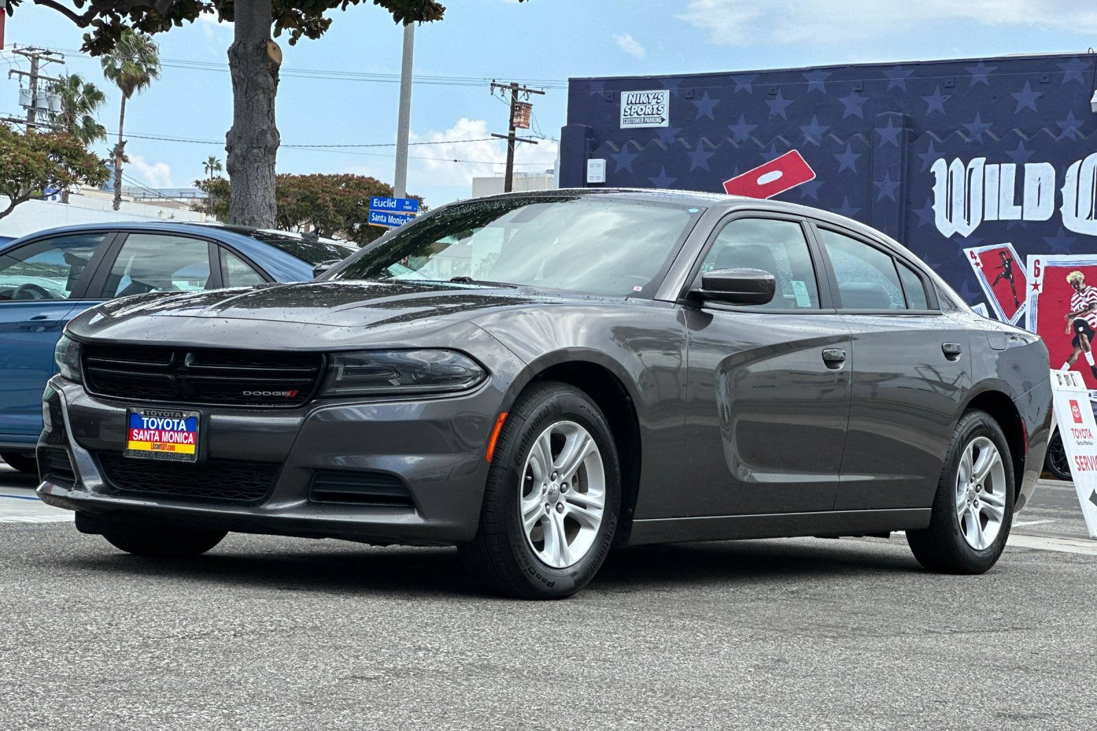 Used 2022 Dodge Charger SXT w/ Leather Interior Group RWD image 8