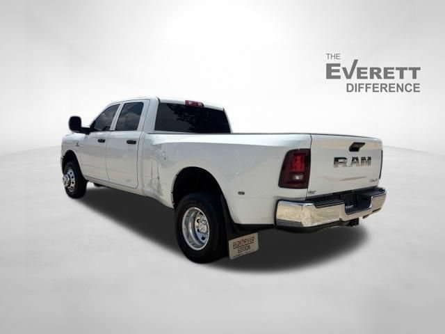 Used 2025 RAM 3500 Tradesman w/ Chrome Appearance Group AWD/4WD image 5