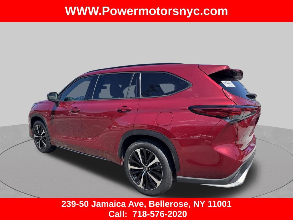 Used 2022 Toyota Highlander XSE FWD image 6