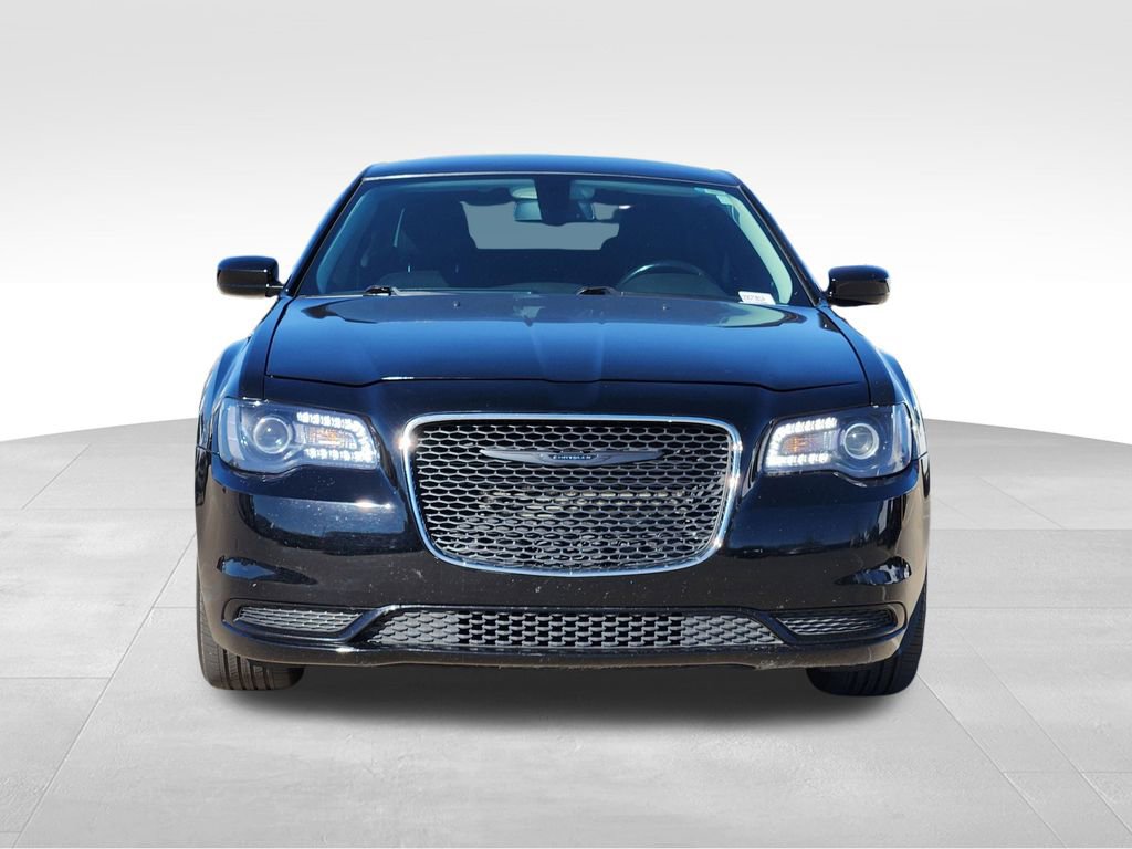 Used 2022 Chrysler 300 Touring w/ Sport Appearance Package image 2