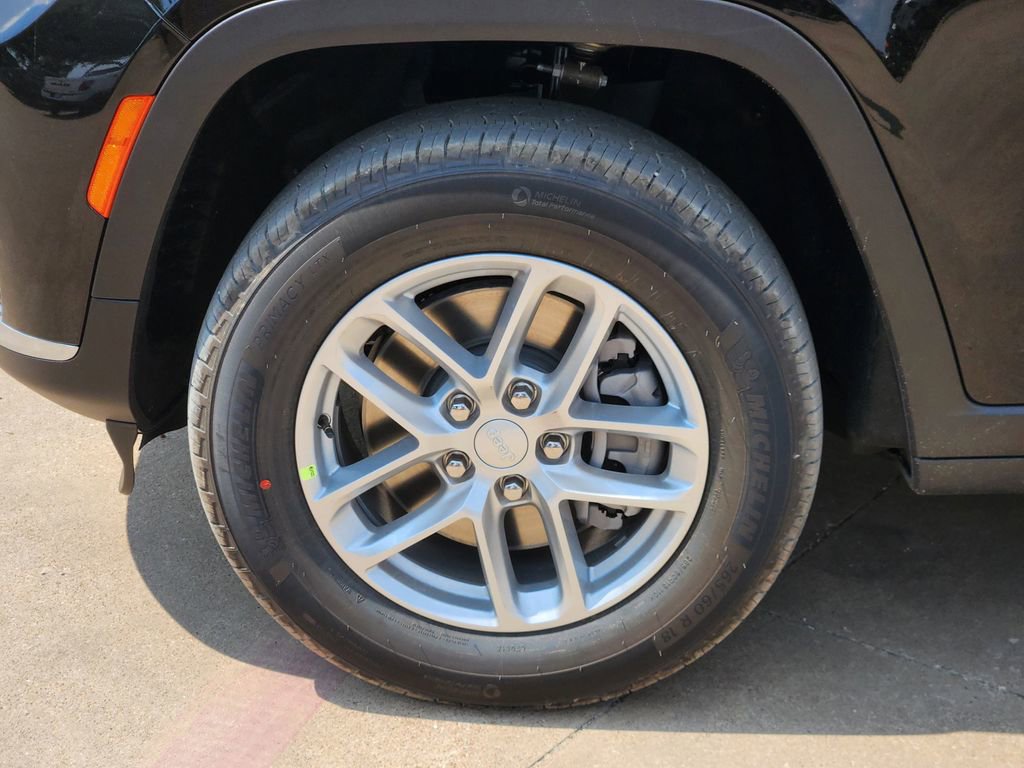 New 2025 Jeep Grand Cherokee L Laredo image 7
