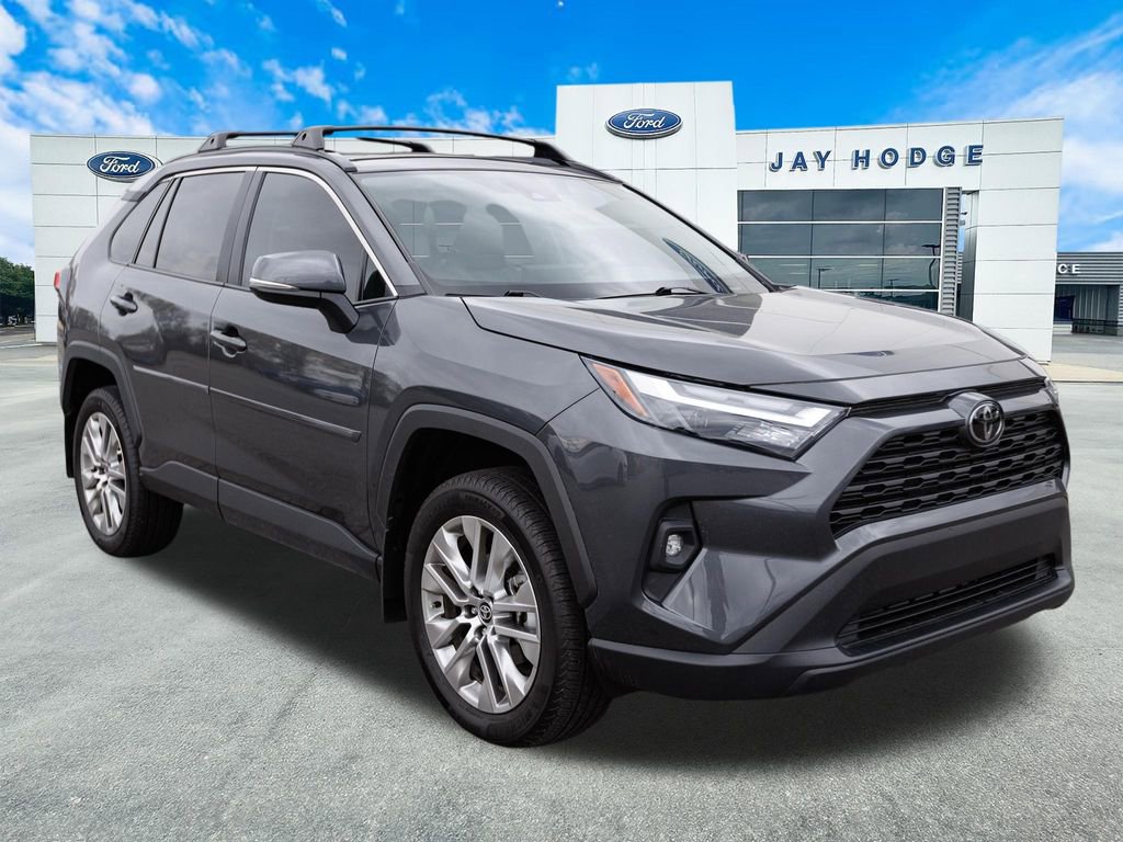 Used 2024 Toyota RAV4 XLE Premium image 1