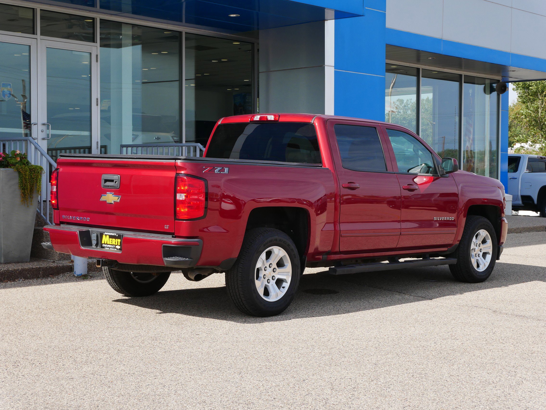 Used 2018 Chevrolet Silverado 1500 LT w/ All Star Edition image 3