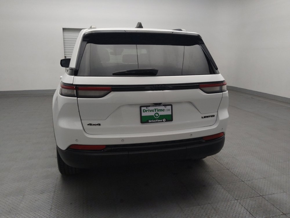 Used 2023 Jeep Grand Cherokee Limited w/ Black Appearance Package AWD/4WD image 6