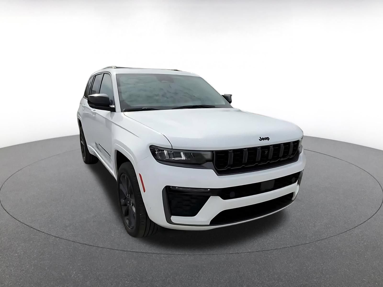 Used 2026 Jeep Grand Cherokee Limited AWD/4WD image 3