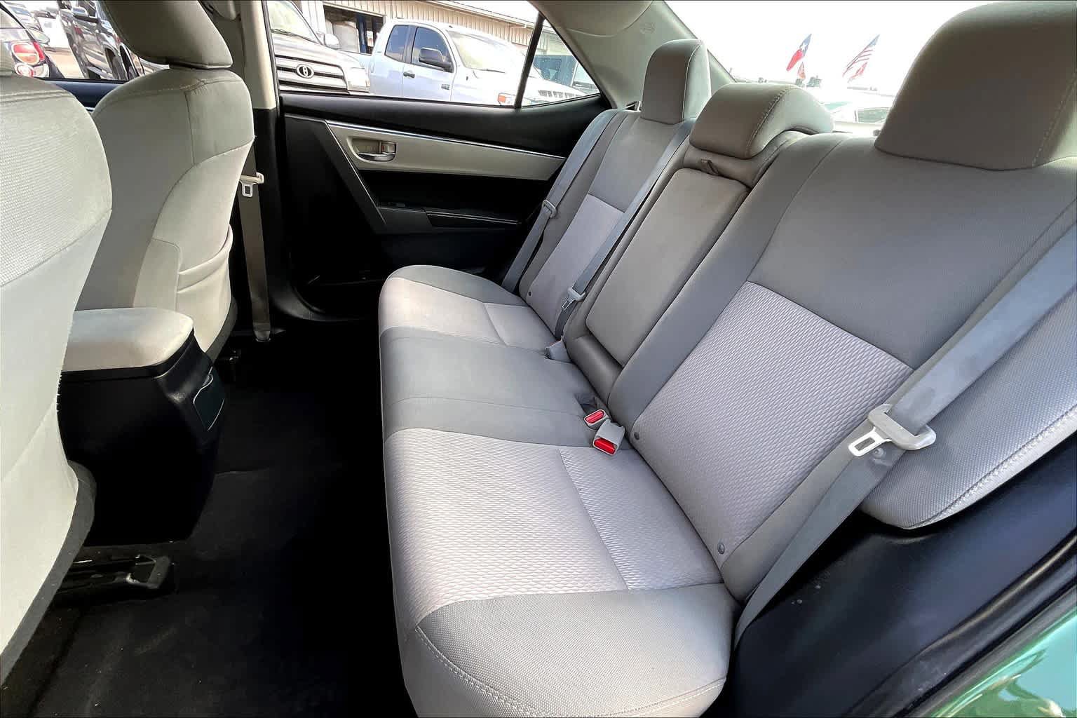 Used 2015 Toyota Corolla LE FWD image 20