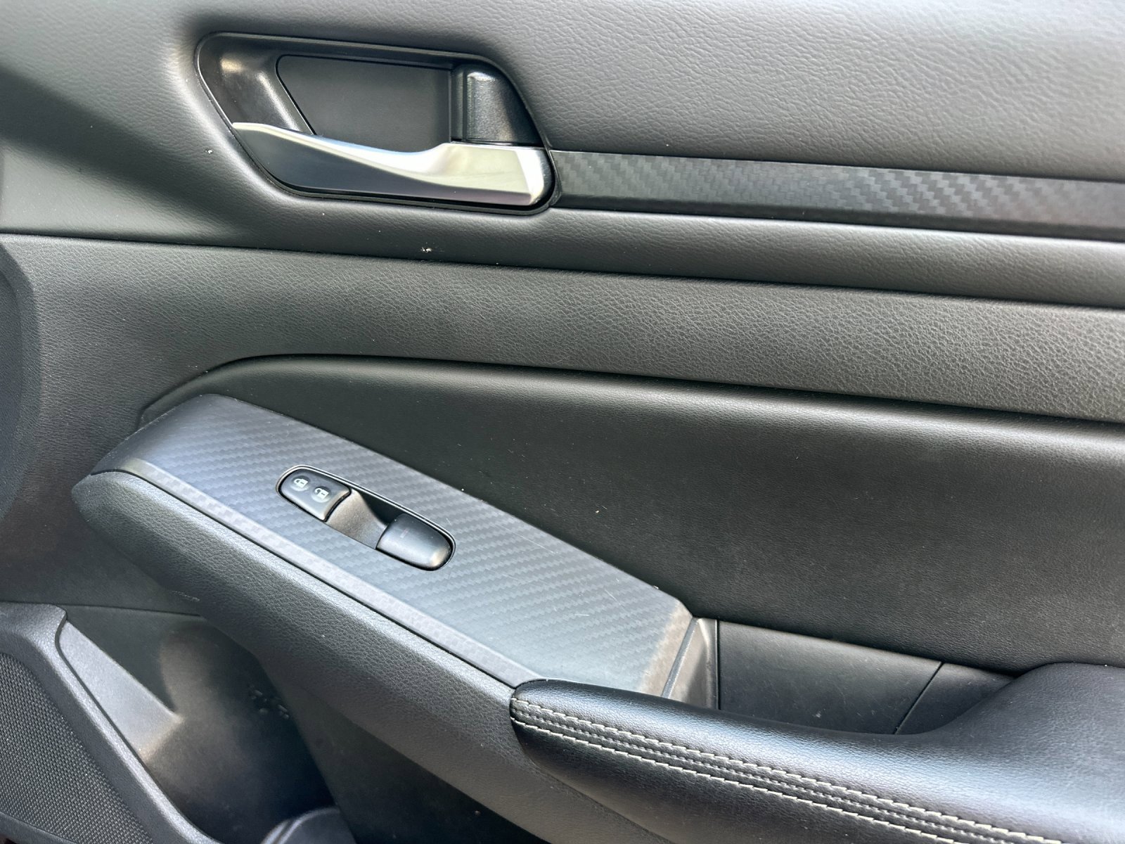 Used 2024 Nissan Altima 2.5 SV image 18