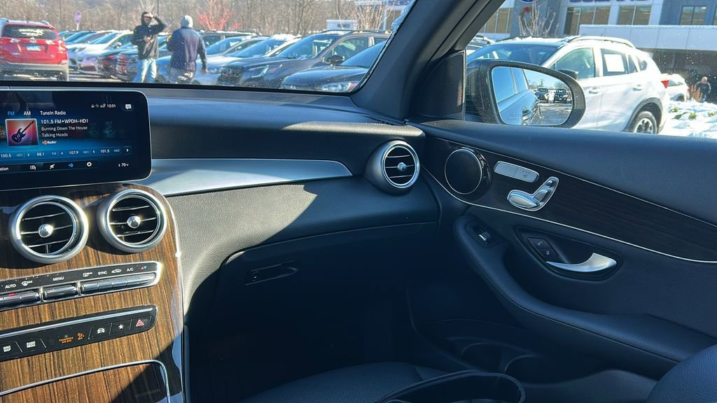 Used 2020 Mercedes-Benz GLC 300 4MATIC image 25