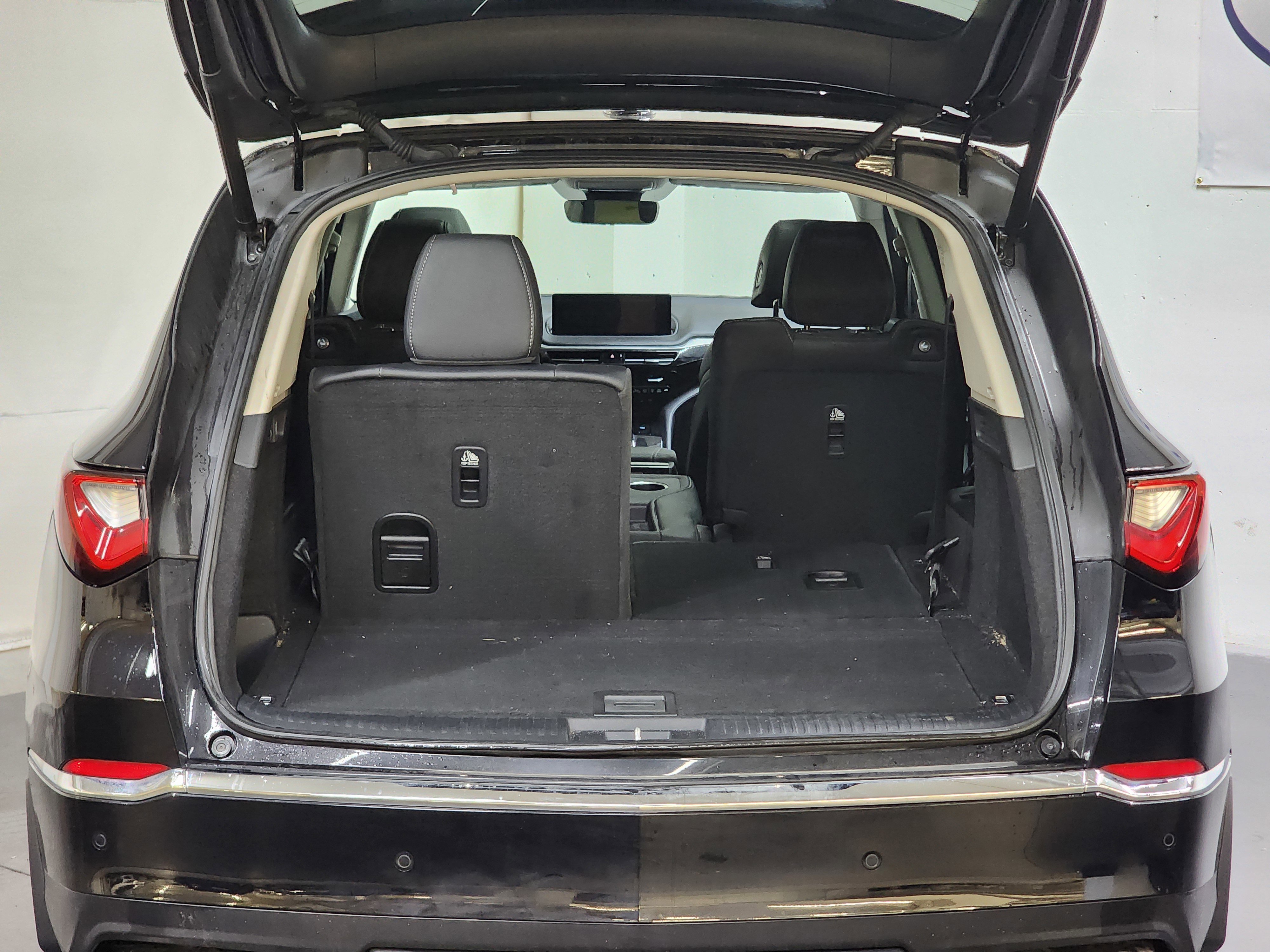 Certified 2024 Acura MDX SH-AWD w/ Technology Package image 8