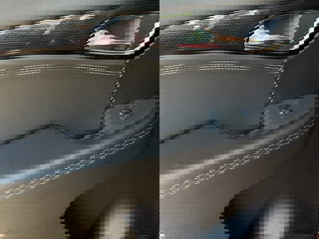 Used 2023 Buick Envision Essence image 10