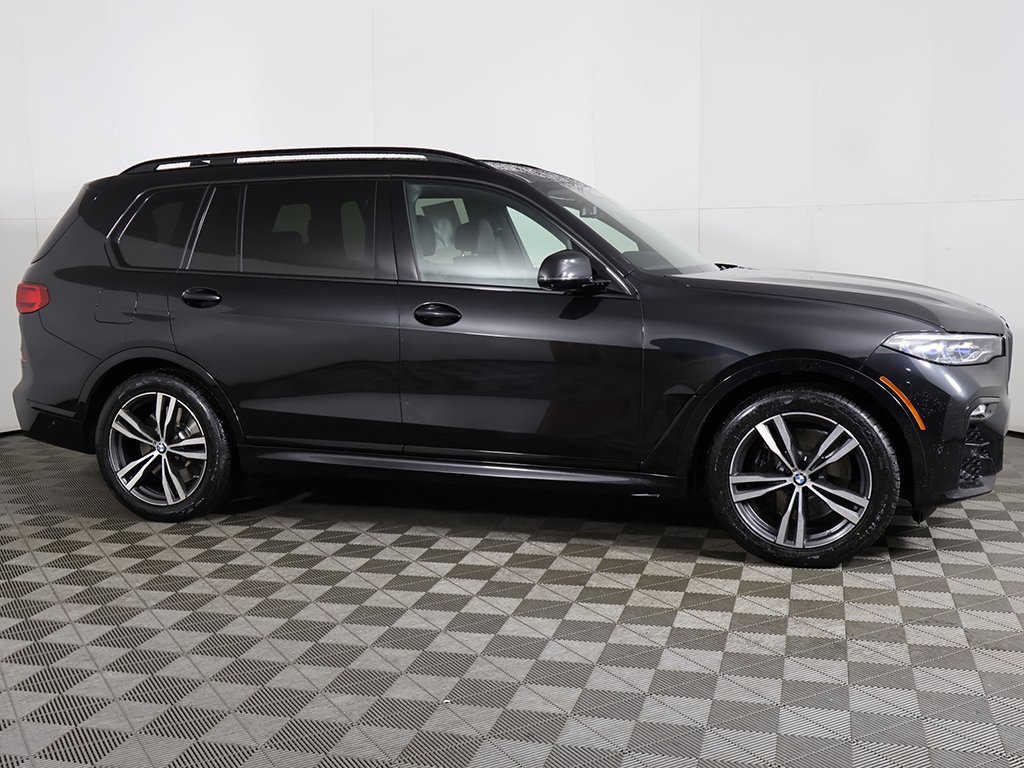 Used 2022 BMW X7 M50i image 16