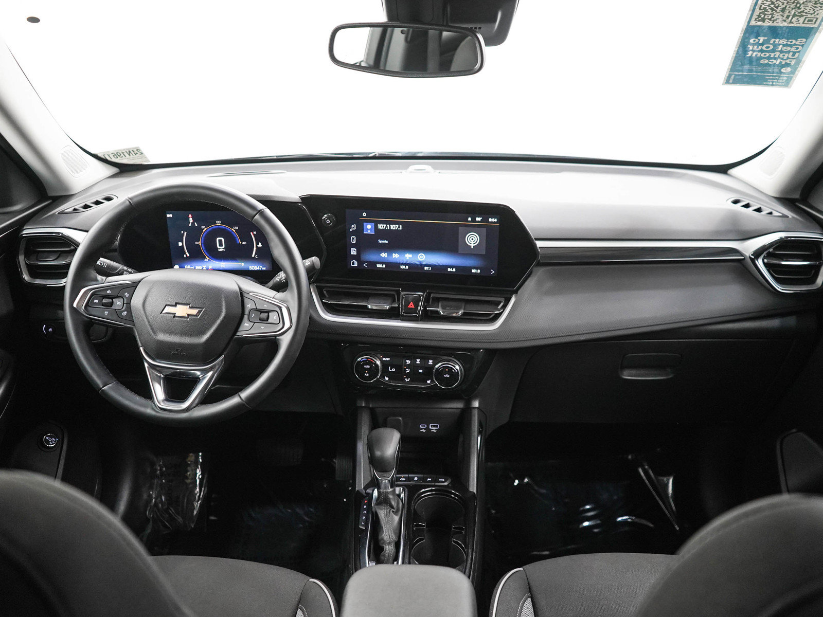 Used 2024 Chevrolet TrailBlazer LT w/ Convenience Package AWD/4WD image 14