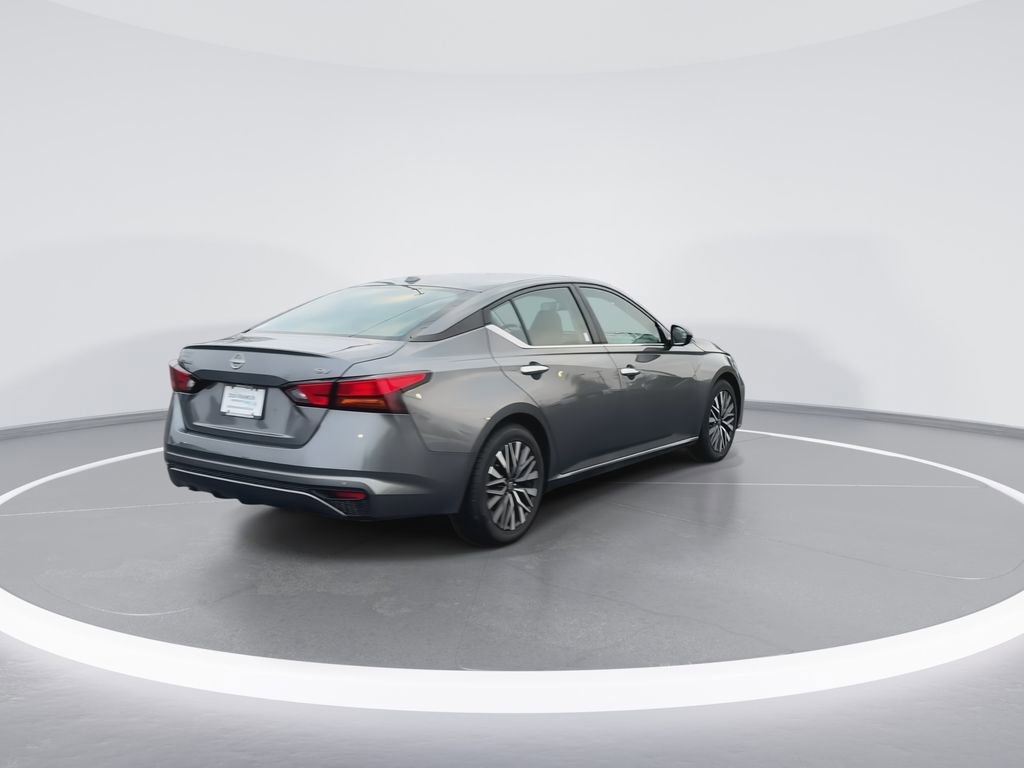 Used 2024 Nissan Altima 2.5 SV image 8