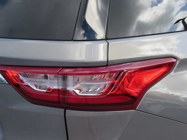 Used 2018 Chevrolet Traverse Premier w/ Driver Confidence II Package FWD image 13