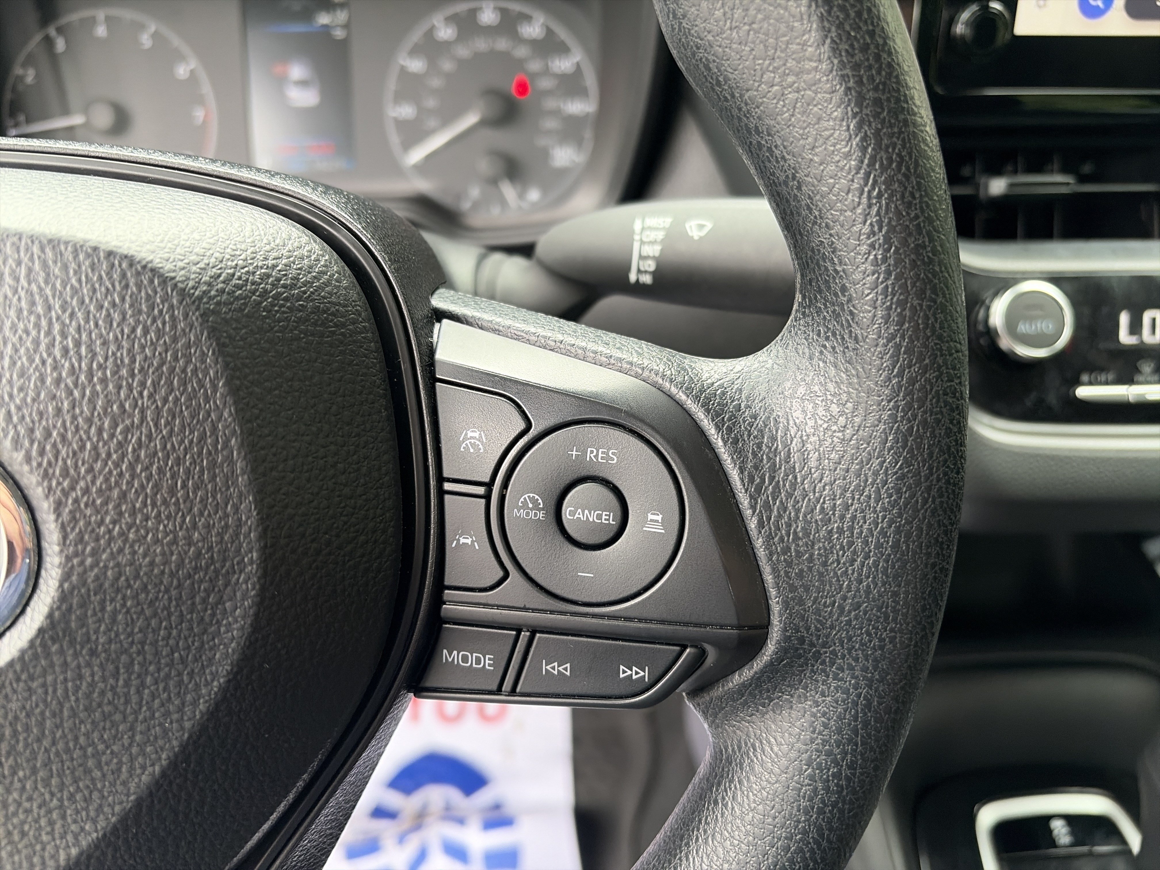 Used 2025 Toyota Corolla LE FWD image 26