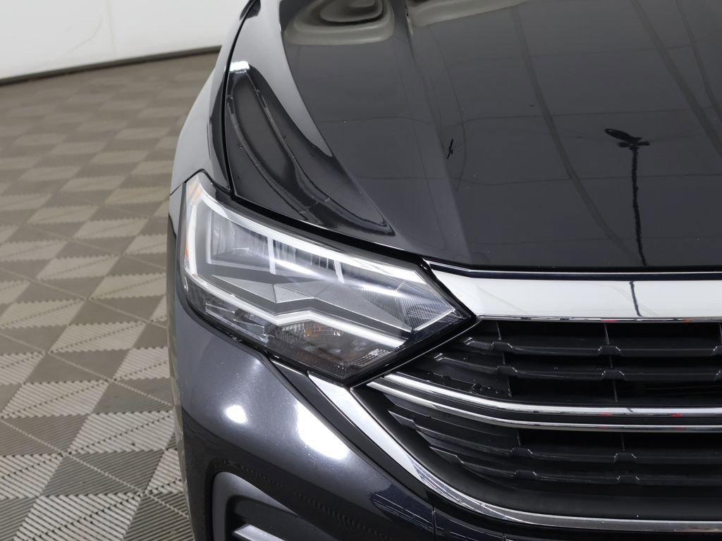 Used 2024 Volkswagen Jetta SE image 13