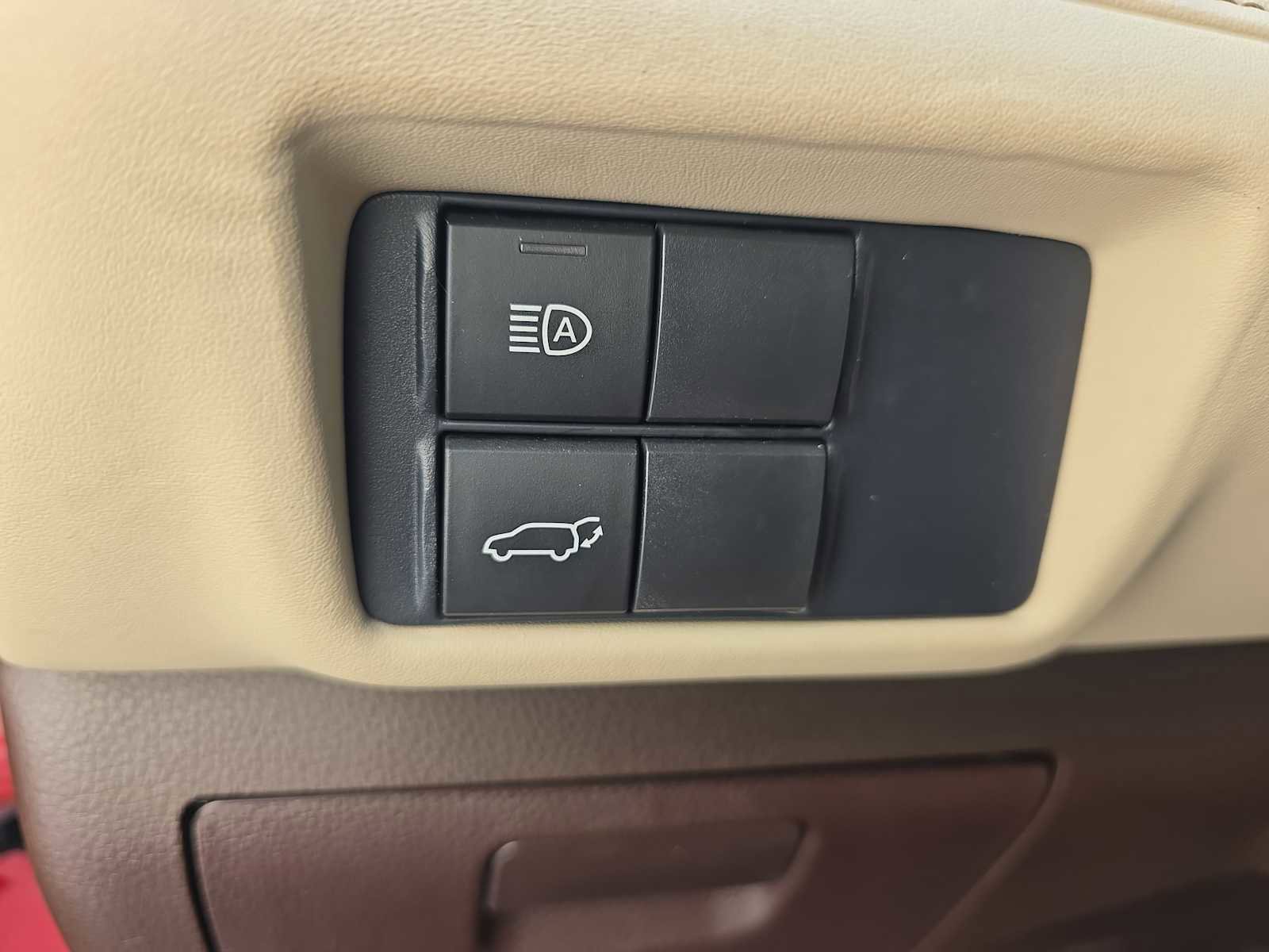 Used 2021 Toyota Highlander XLE image 26