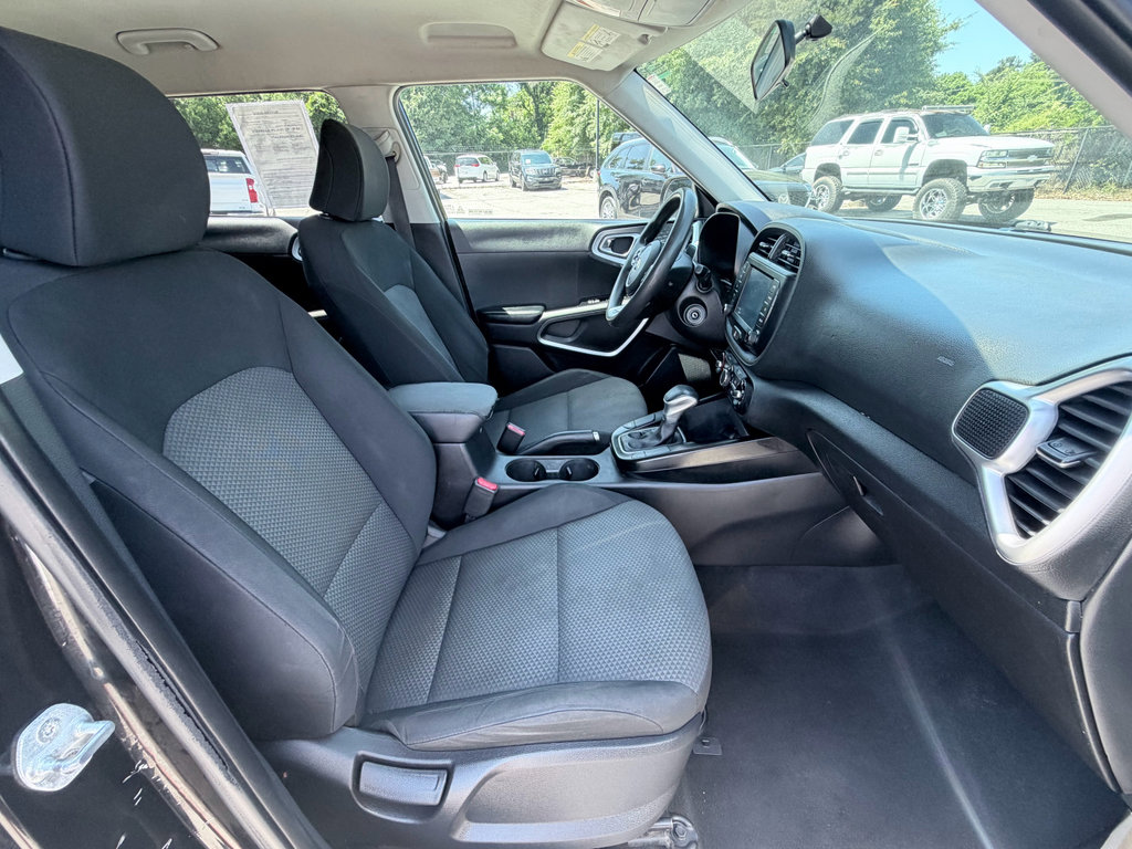 Used 2021 Kia Soul LX FWD image 22