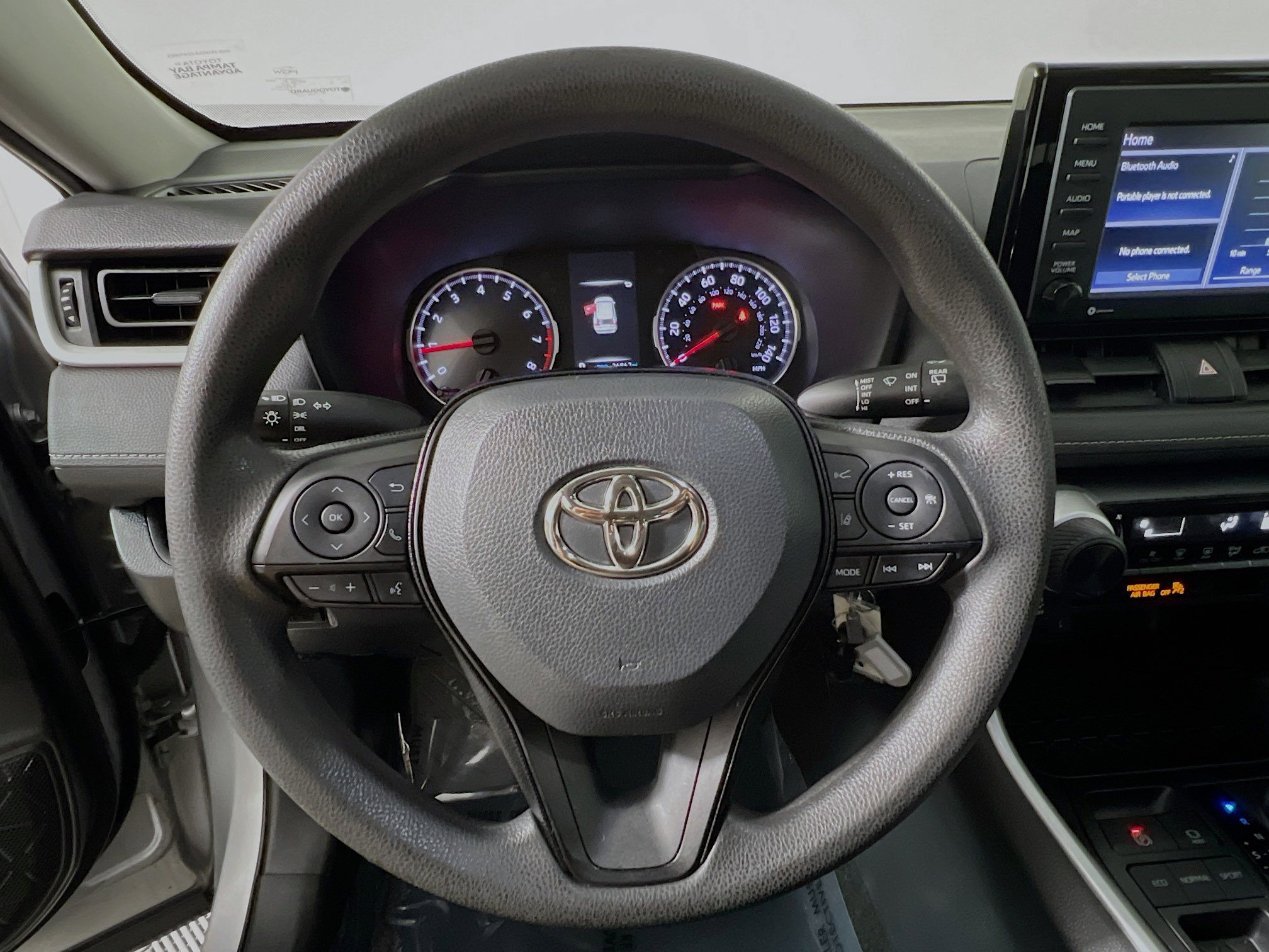 Used 2021 Toyota RAV4 LE image 18