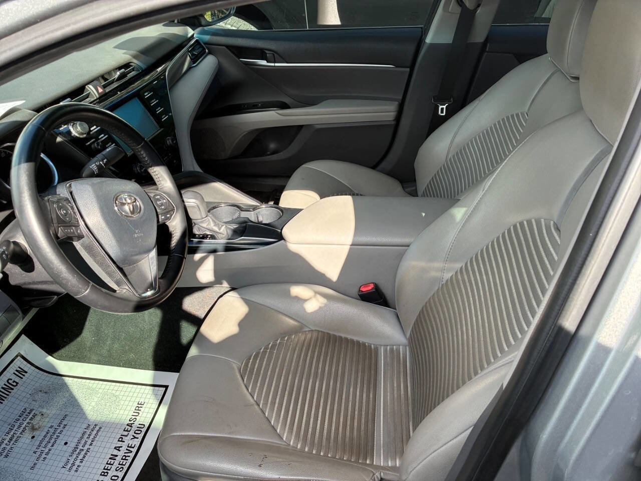 Used 2018 Toyota Camry SE w/ Convenience Package image 5