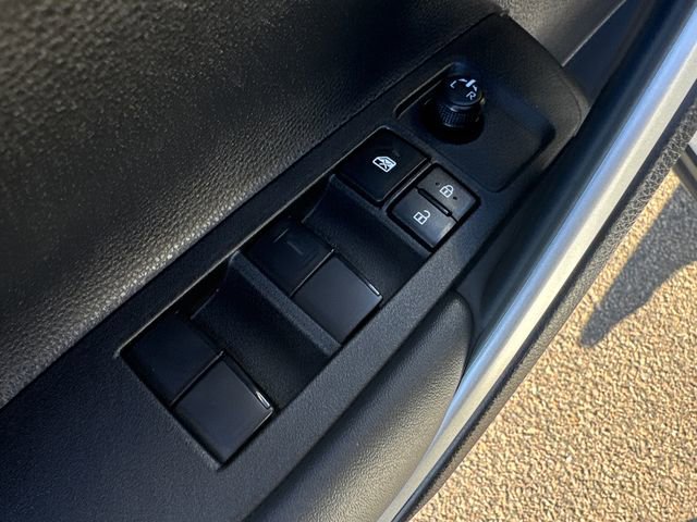 Certified 2025 Toyota Corolla Cross XLE image 28