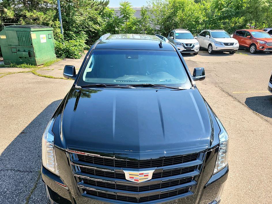 Used 2020 Cadillac Escalade Luxury w/ Escalade Sport Edition AWD/4WD image 50