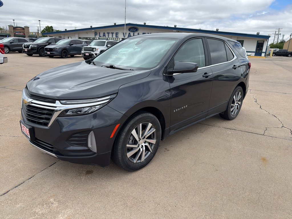 Used 2022 Chevrolet Equinox LT FWD image 2