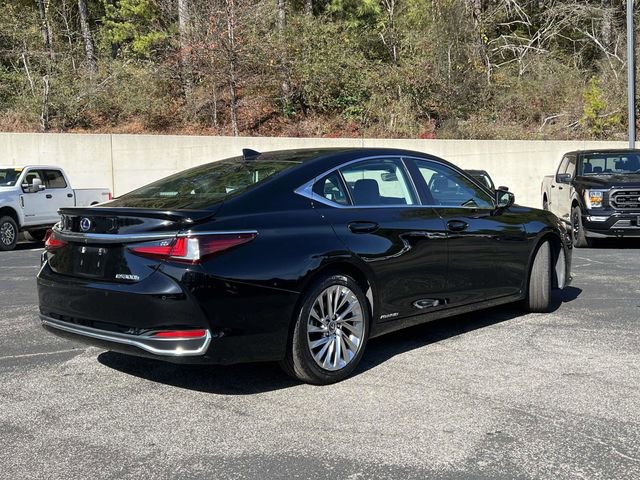 Used 2020 Lexus ES 300h Ultra Luxury w/ Accessory Package image 3