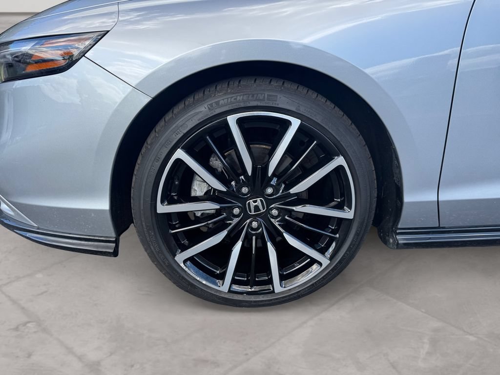 Used 2023 Honda Accord Touring image 14