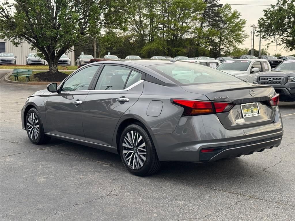 Certified 2025 Nissan Altima 2.5 SV image 5