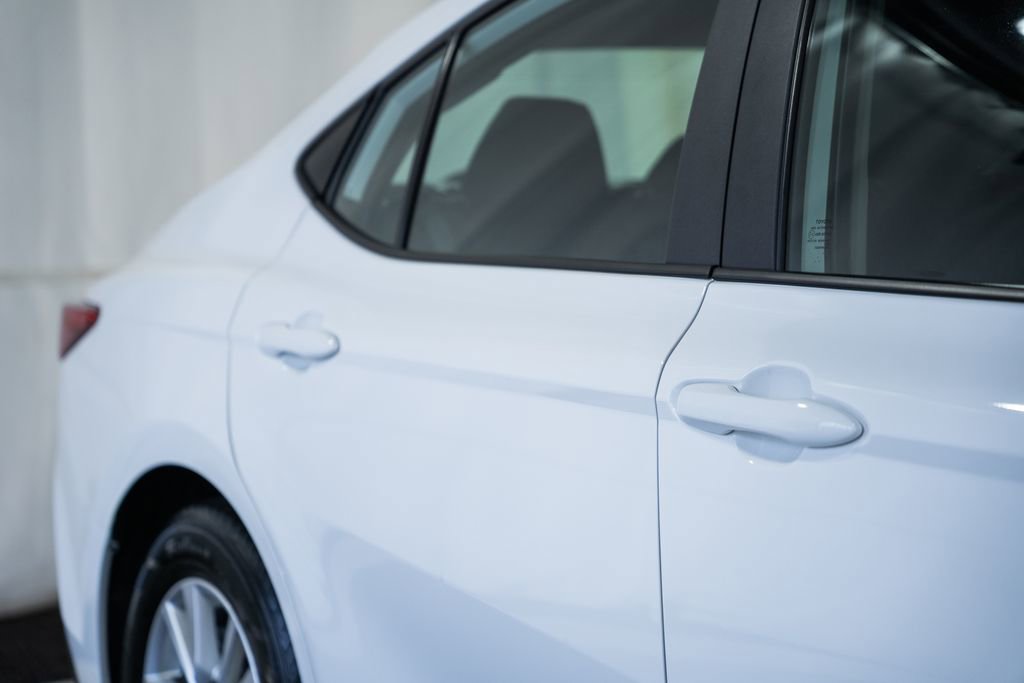 Used 2025 Toyota Camry LE image 13