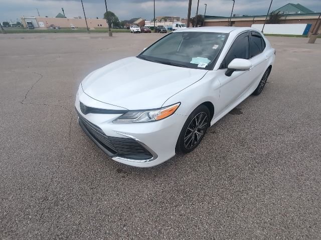 Used 2023 Toyota Camry XLE FWD image 12