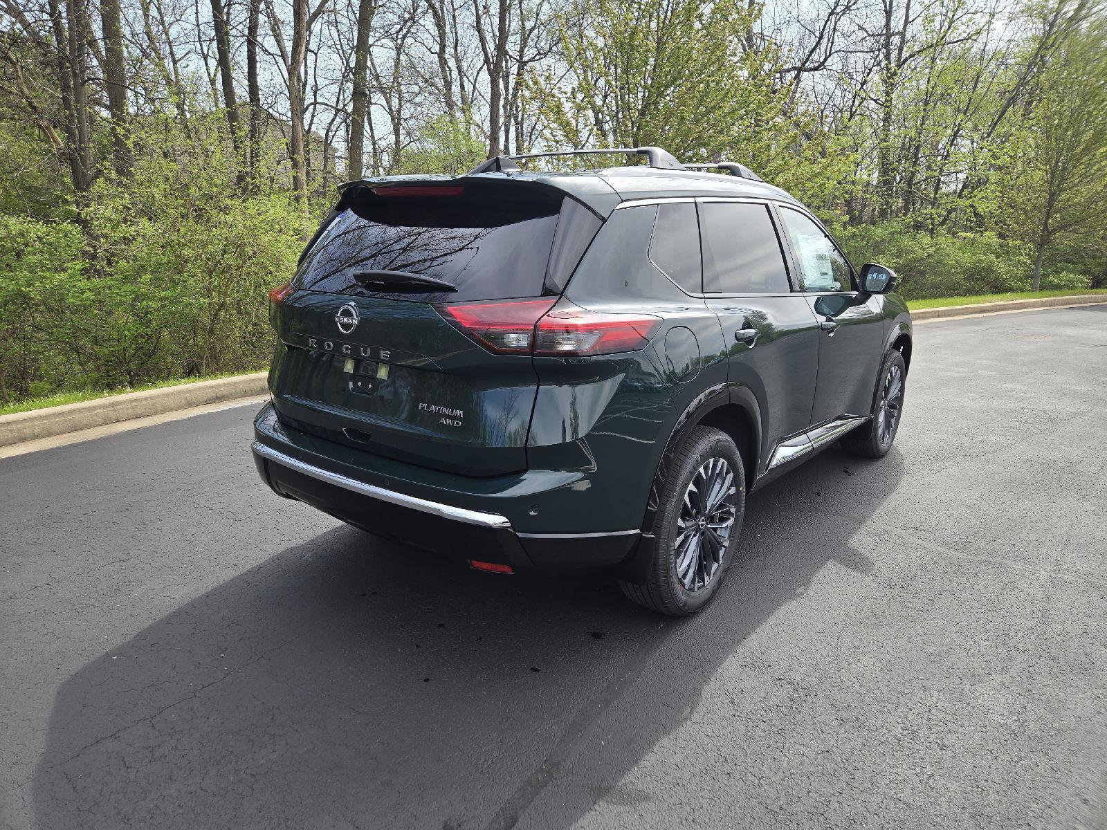 New 2026 Nissan Rogue Platinum w/ Platinum Premium Package AWD/4WD image 3