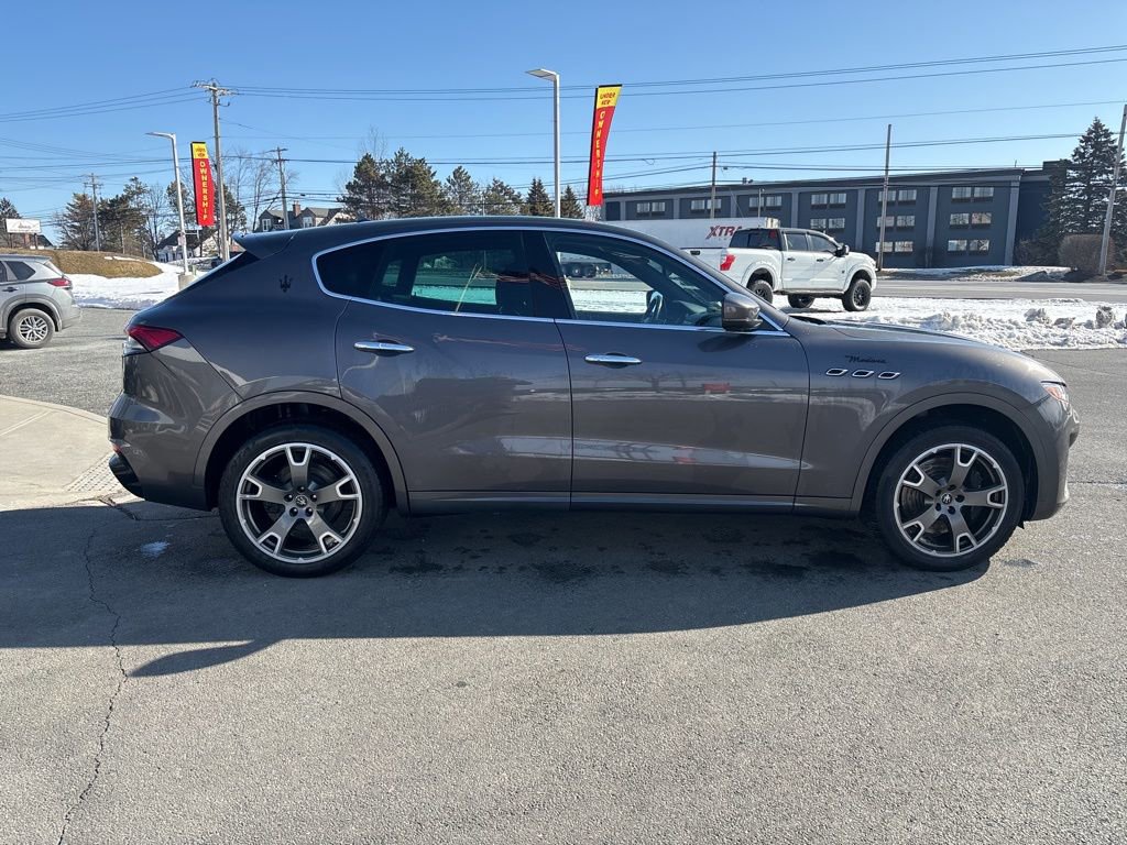 Used 2023 Maserati Levante Modena AWD/4WD image 8