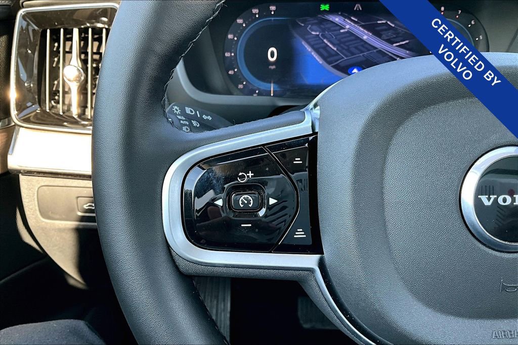 Certified 2025 Volvo XC90 B6 Plus image 26
