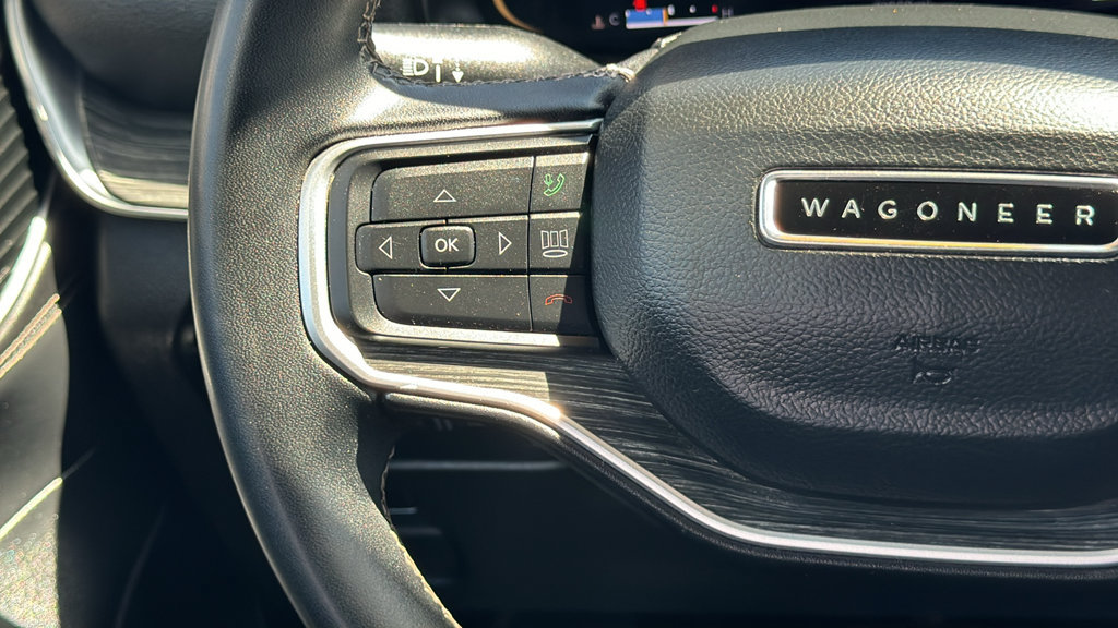 Used 2024 Jeep Wagoneer L Series II RWD image 30