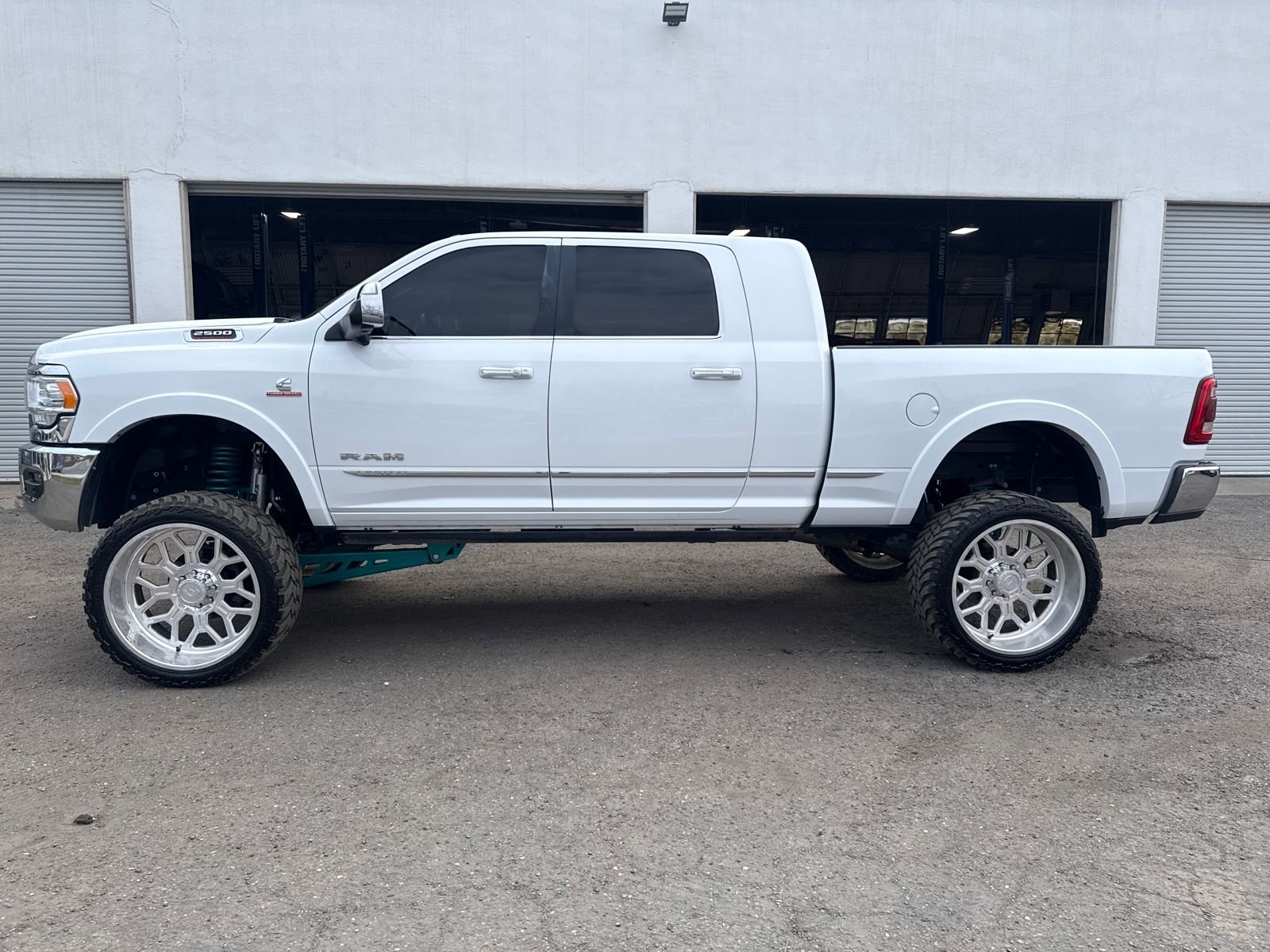 Used 2021 RAM 2500 Limited image 2
