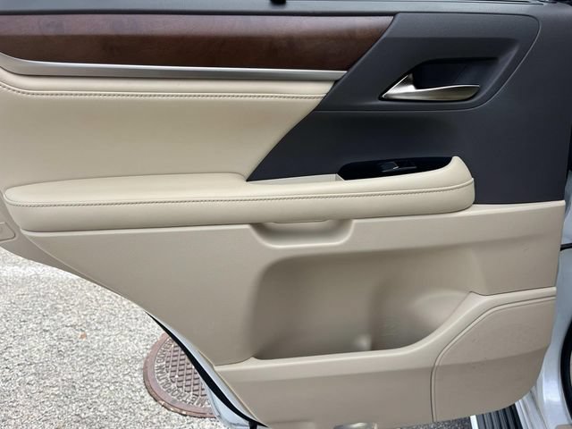 Used 2019 Lexus LX 570 4WD w/ Luxury Package image 20